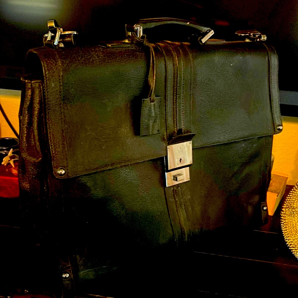 Gorgeous Gucci Briefcase